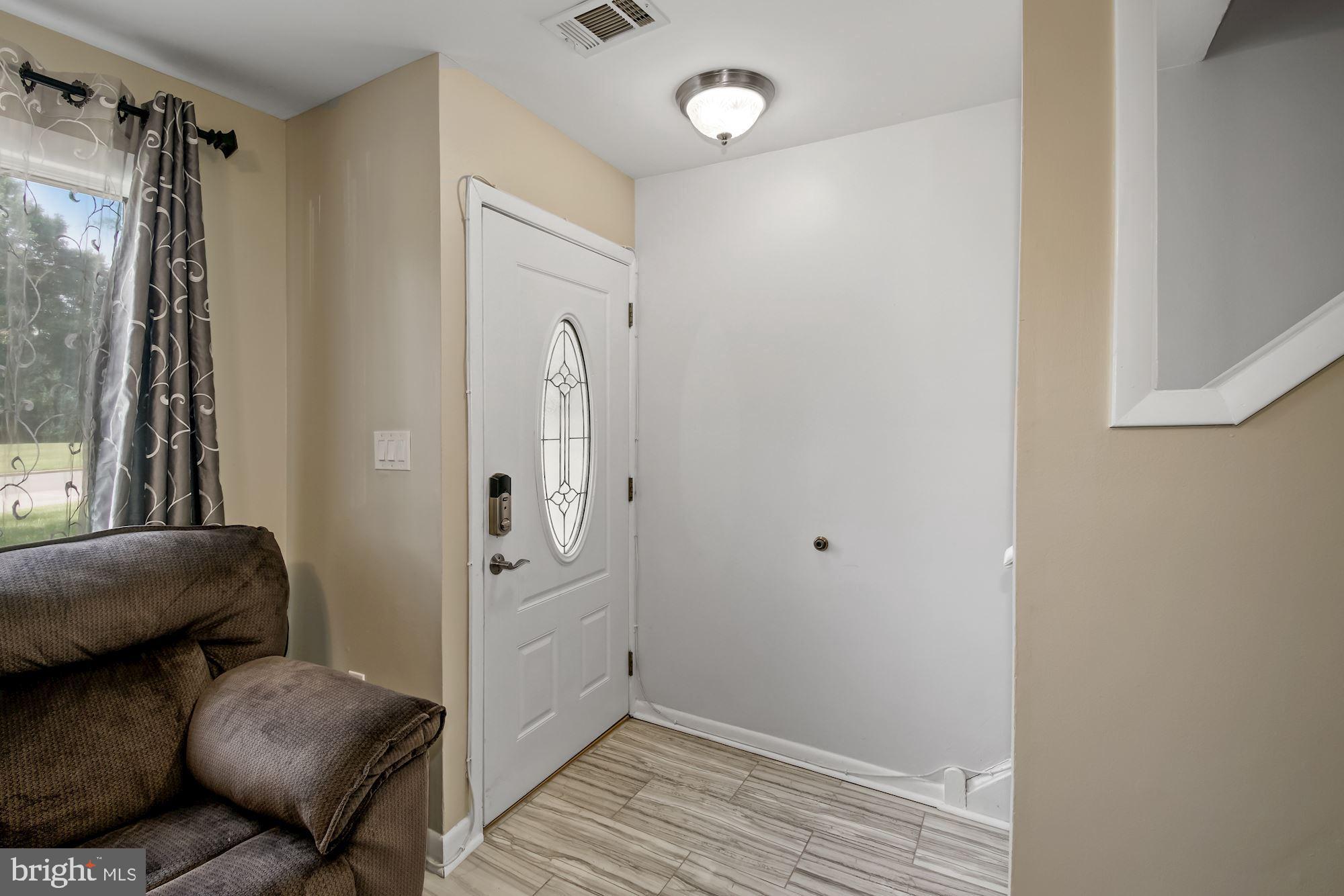 17652 Shady Spring Terrace Gaithersburg, MD 20877 - Photo 4 of 30 Gallery Image 4
