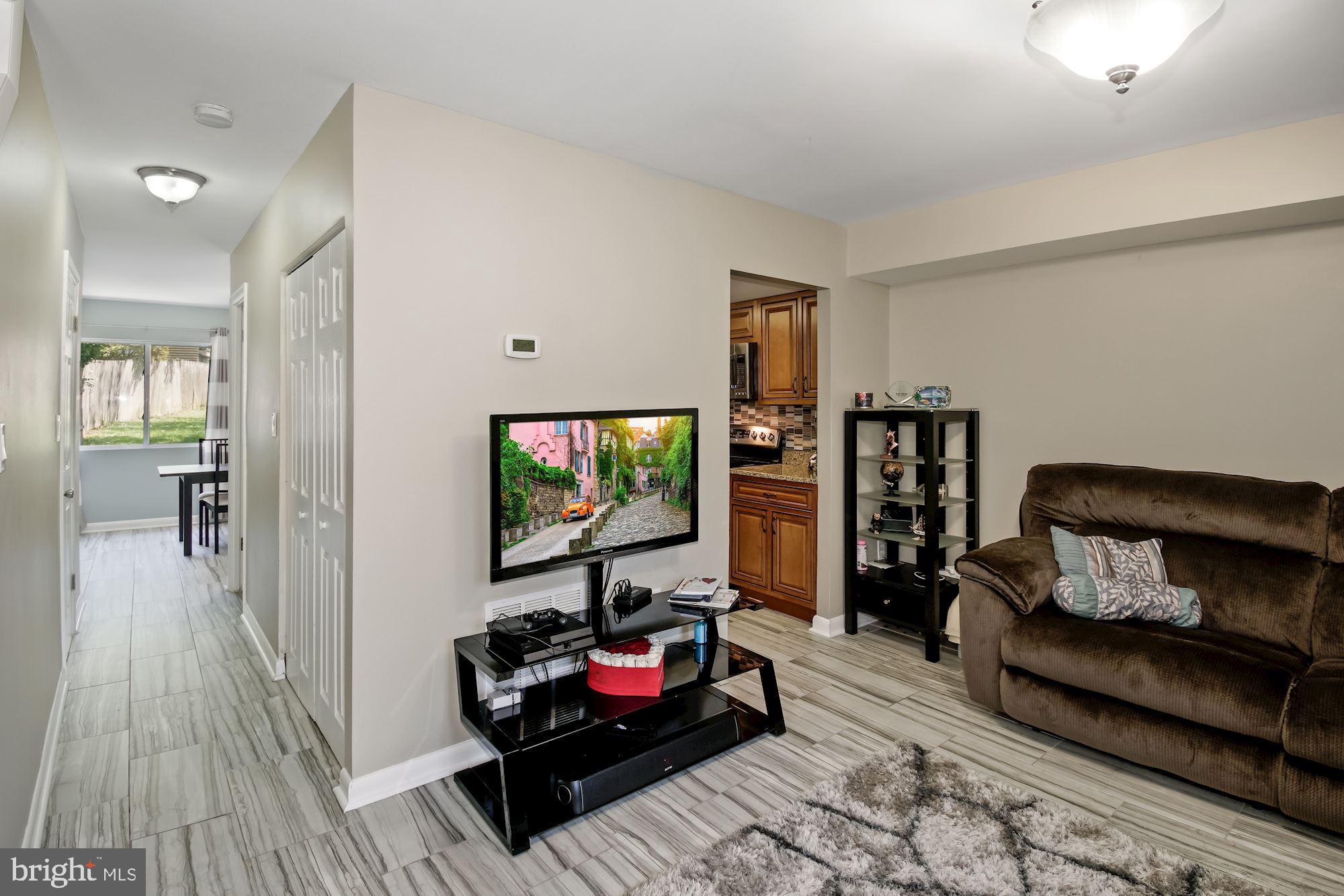 17652 Shady Spring Terrace Gaithersburg, MD 20877 - Photo 7 of 30 Gallery Image 7