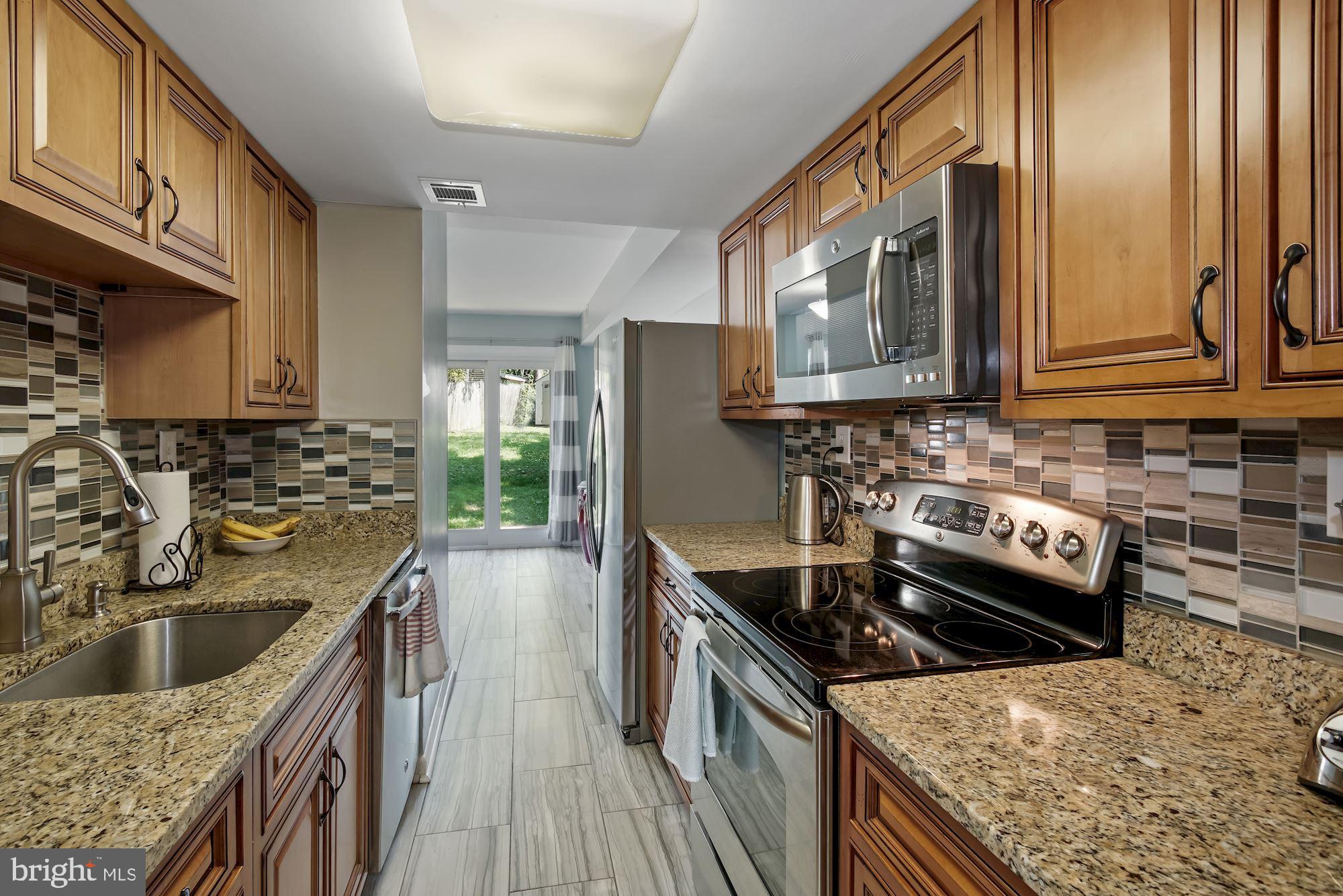 17652 Shady Spring Terrace Gaithersburg, MD 20877 - Photo 10 of 30 Gallery Image 10