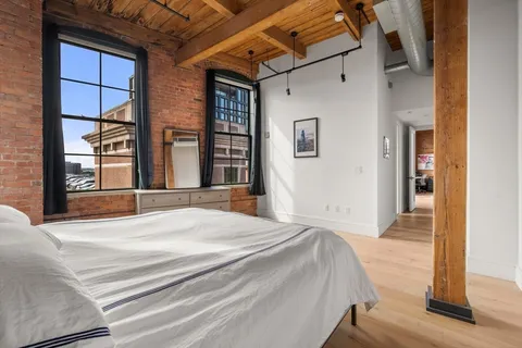$3,250,000 | 49 Melcher Street, Unit 502, Boston, MA 02210