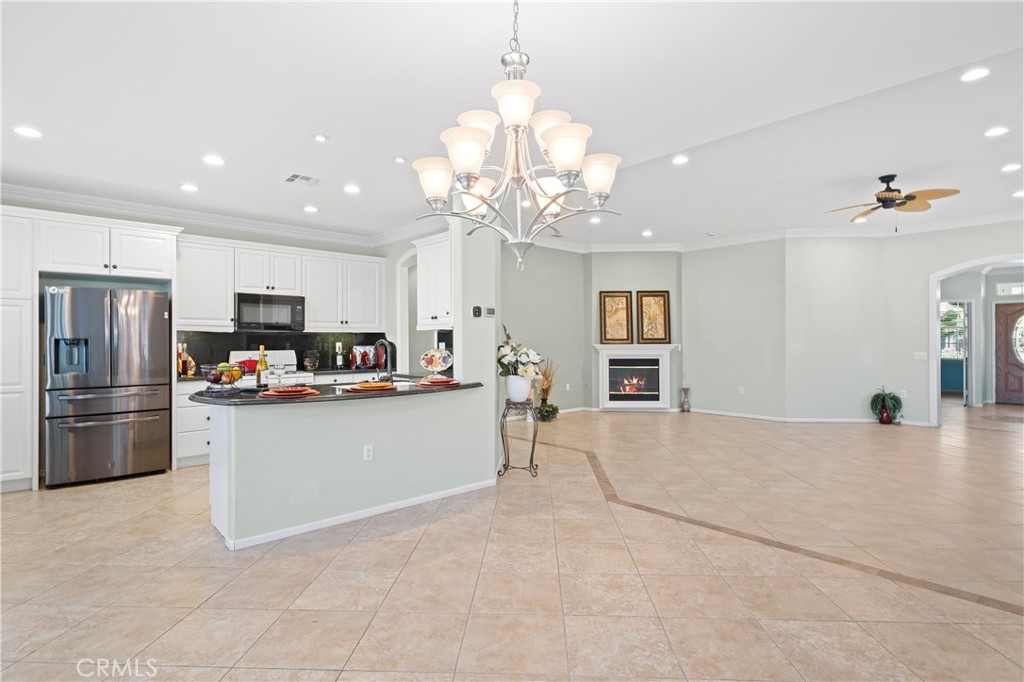 508 Casper Drive Hemet, CA 92545 - Photo 15 of 73 Dining/Great Room