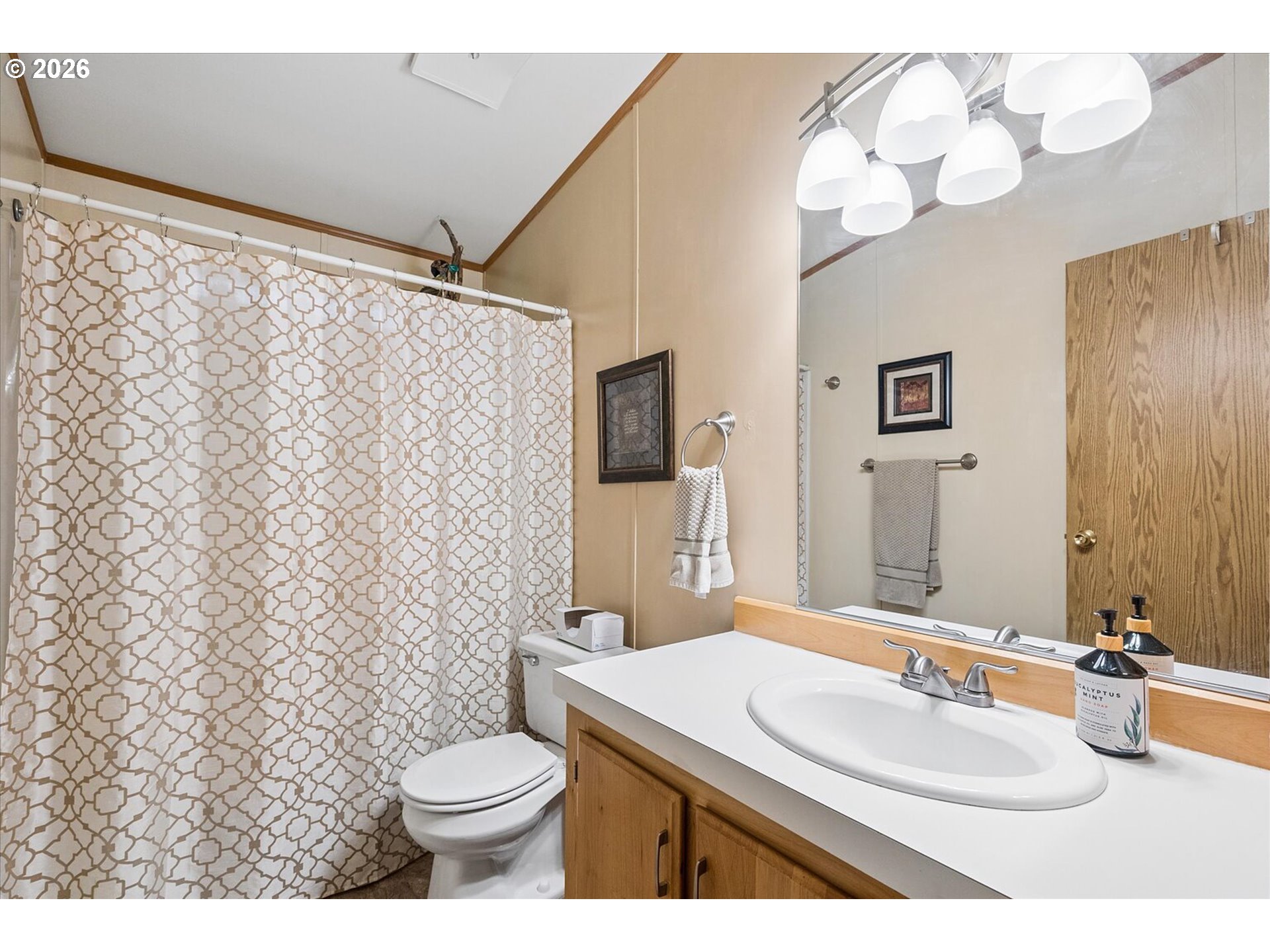 2150 Laura Street, Unit 202 Springfield, OR 97477 - Photo 26 of 45 Bathroom