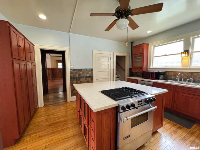 $250,000 | 387 North Kellogg Street, Galesburg, IL 61401