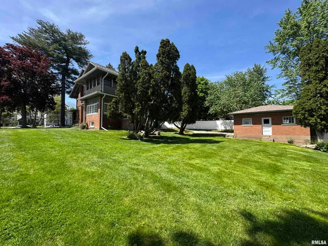 $250,000 | 387 North Kellogg Street, Galesburg, IL 61401