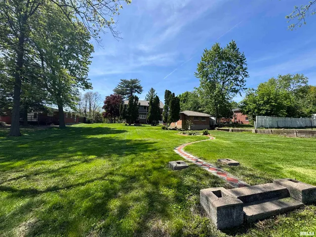 $250,000 | 387 North Kellogg Street, Galesburg, IL 61401