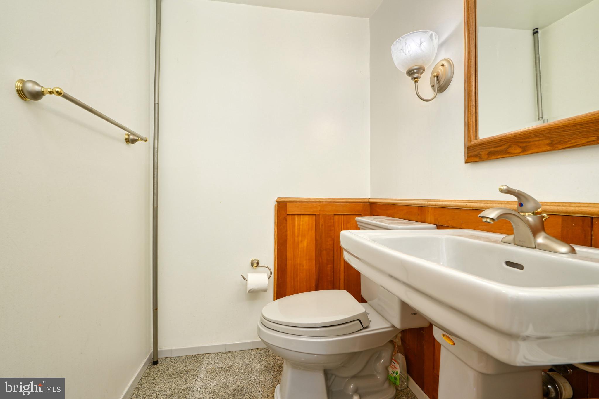 619 Round Oak Road Towson, MD 21204 - Photo 62 of 70 Gallery Image 62
