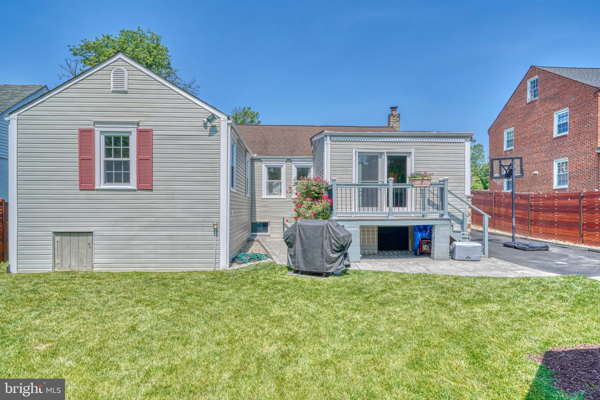 619 Round Oak Road Towson, MD 21204 - Photo 9 of 70 Gallery Image 9