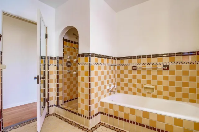 $2,200,000 | 2854 Albatross Street, San Diego, CA 92103