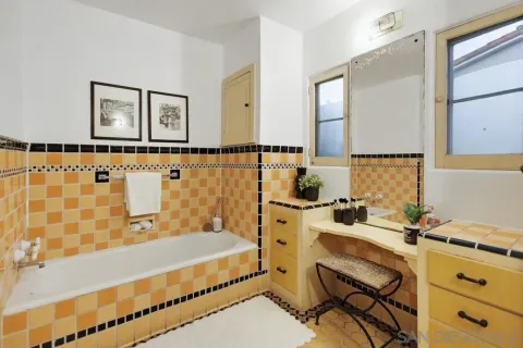 $2,195,000 | 2854 Albatross Street, San Diego, CA 92103