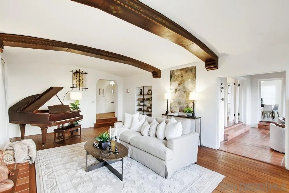 2854 Albatross Street San Diego, CA 92103 - Photo 3 of 51