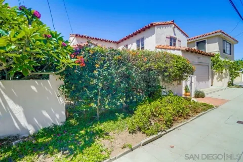 $2,195,000 | 2854 Albatross Street, San Diego, CA 92103