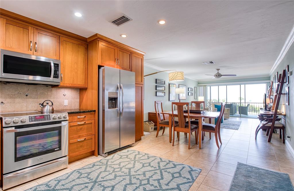 757 Beach Road, Unit 308 Sarasota, FL 34242 - Photo 18 of 37 Gallery Image 18