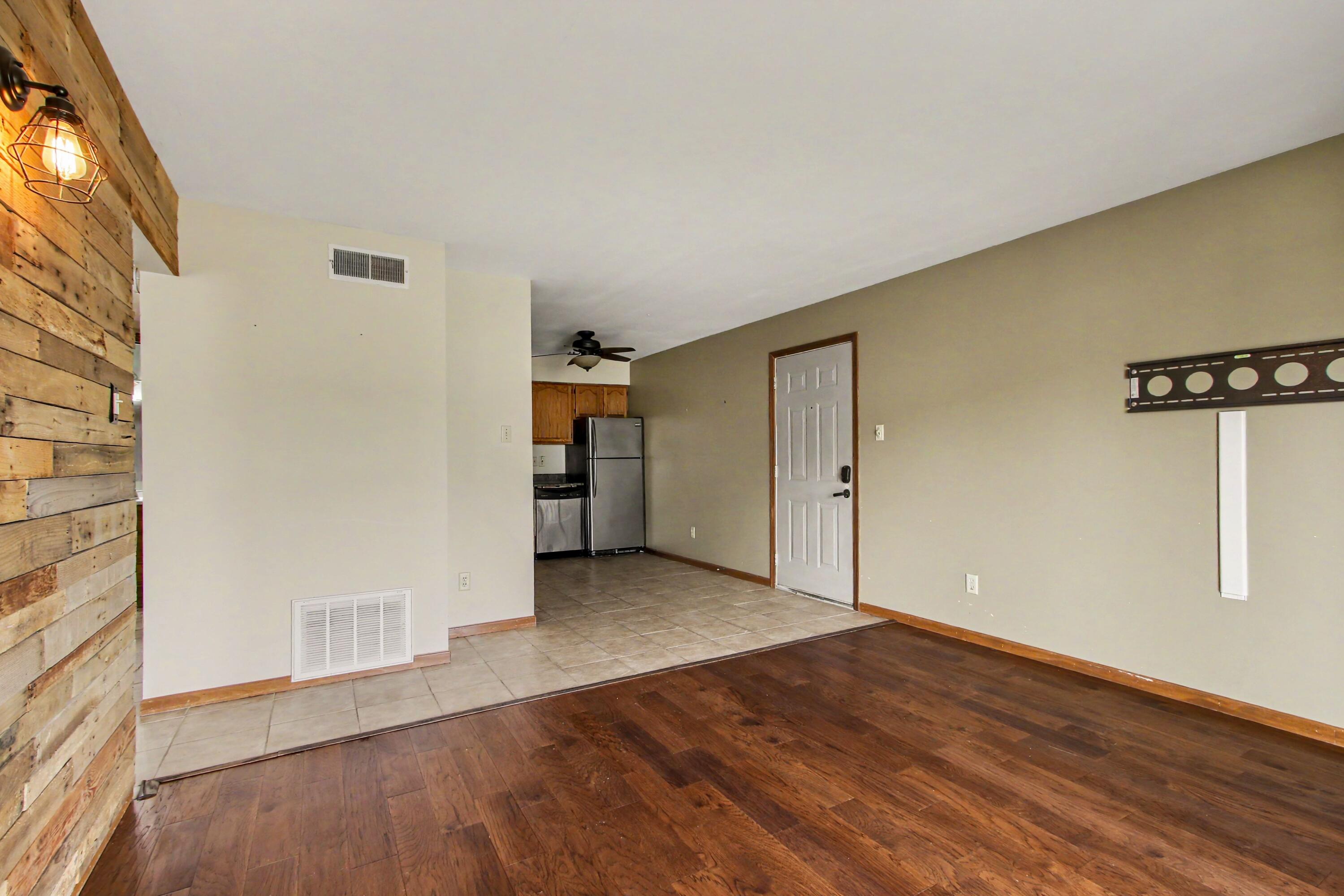 1086 Millpond Road North, Unit B Valparaiso, IN 46385 - Photo 10 of 16 2999x1999