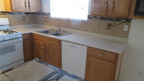 $1,750 | 3014 Sunrise Bay Avenue, North Las Vegas, NV 89031