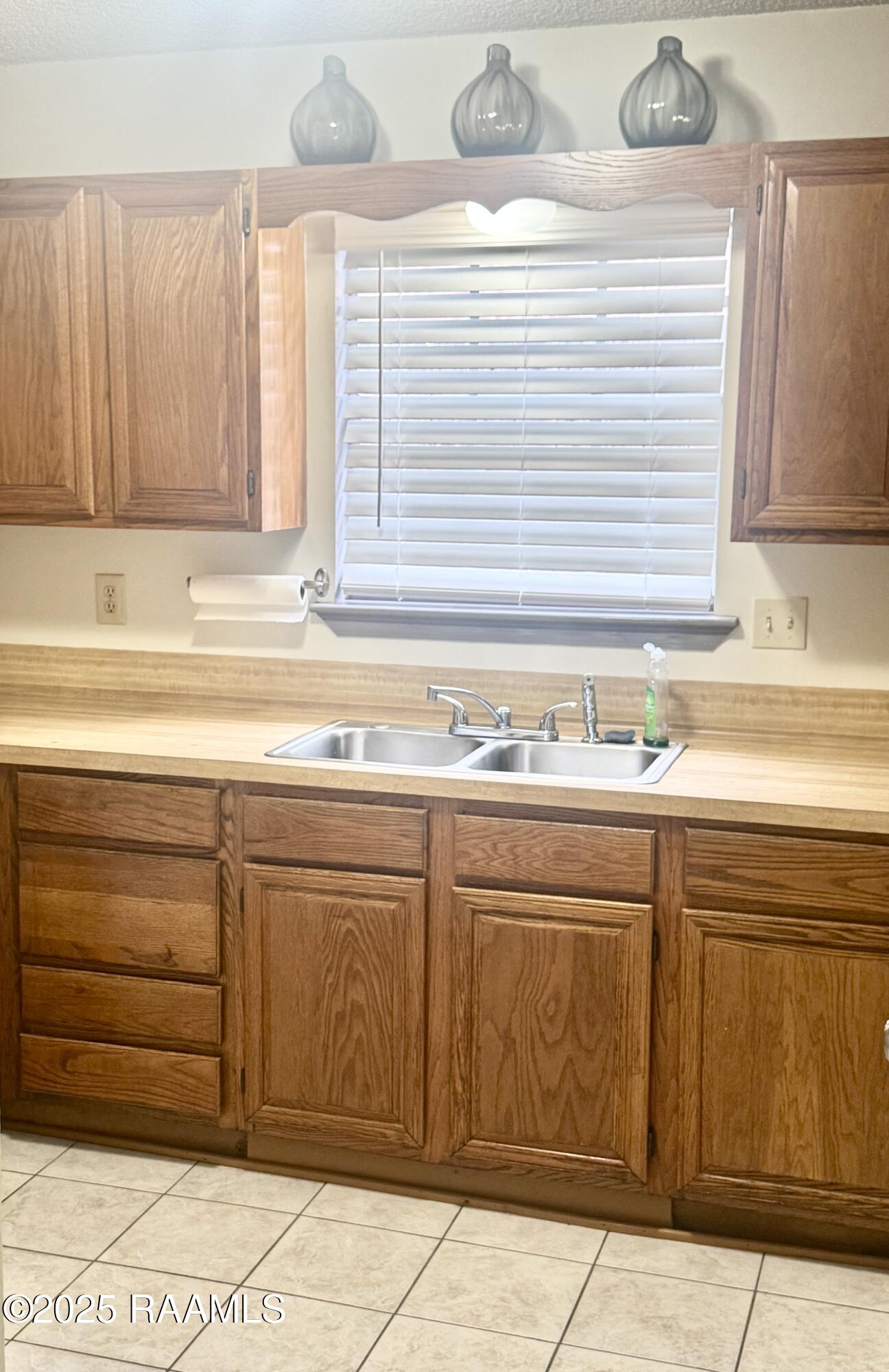 209 Lowell Drive Lafayette, LA 70506 - Photo 3 of 12 Kitchen