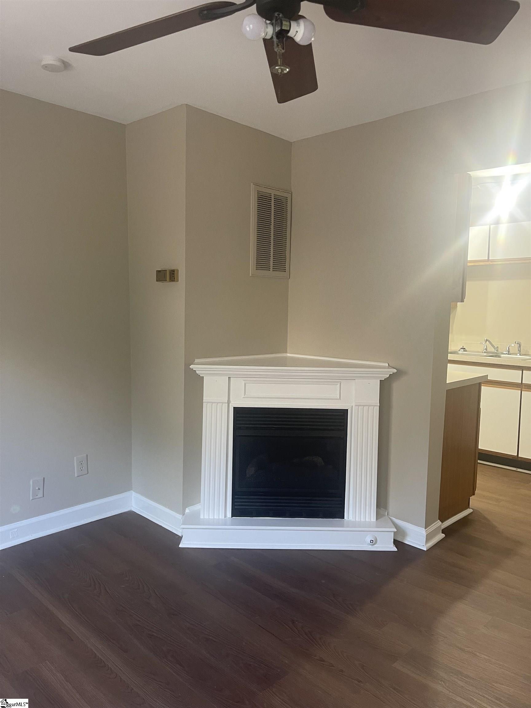 19 Lowndes Hill Road Greenville, SC 29607 - Photo 11 of 23