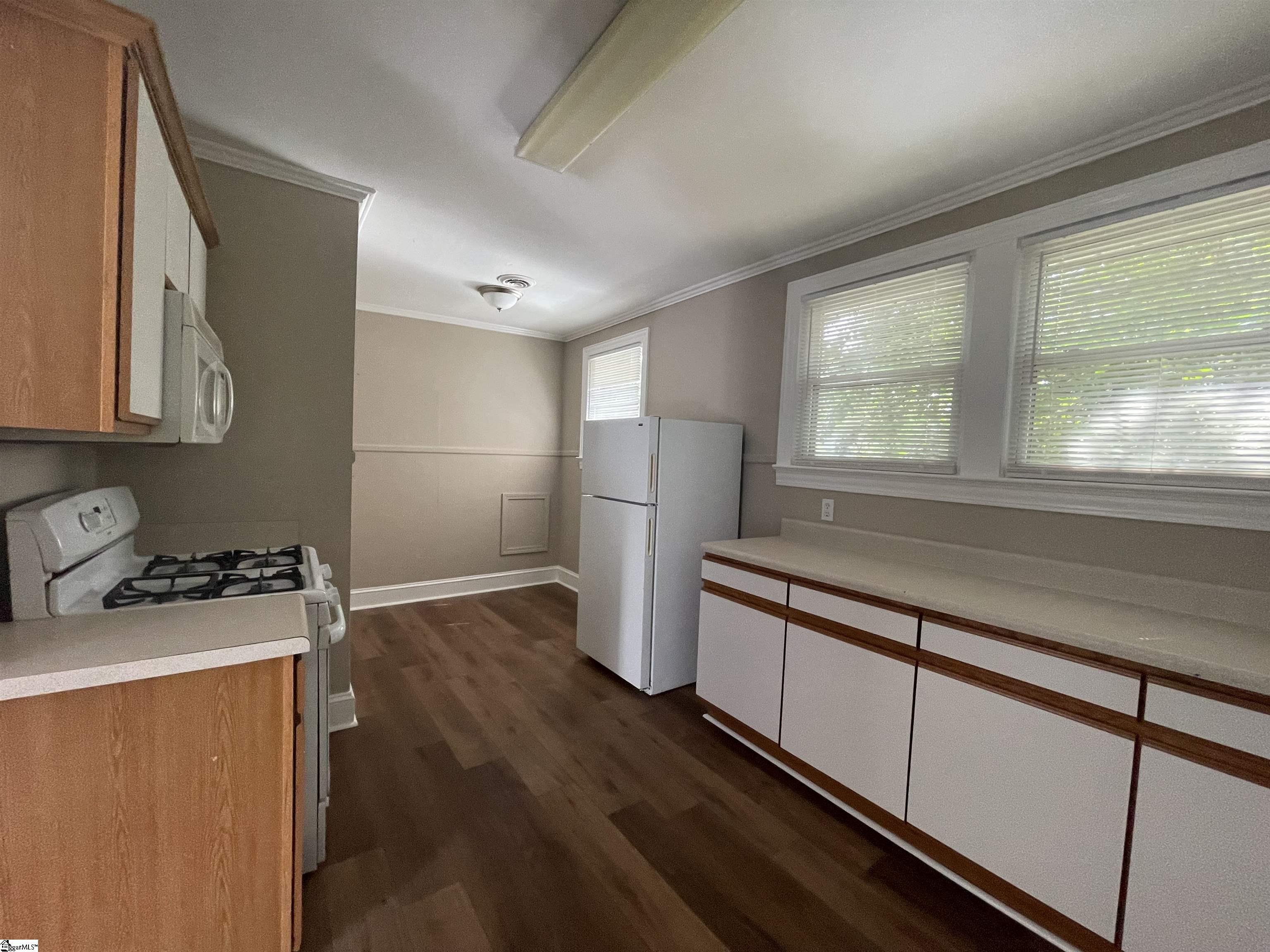 19 Lowndes Hill Road Greenville, SC 29607 - Photo 6 of 23