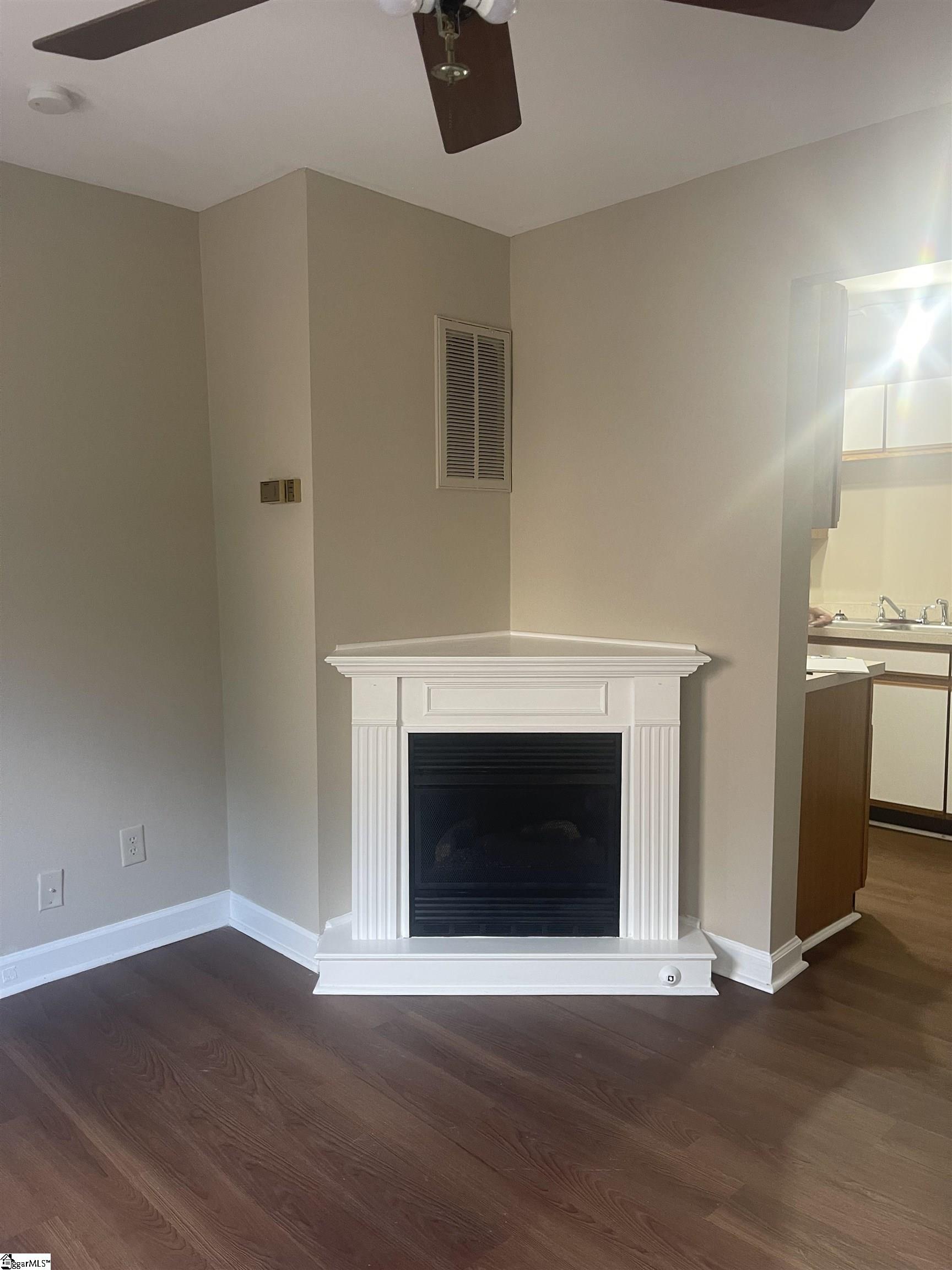 19 Lowndes Hill Road Greenville, SC 29607 - Photo 10 of 23