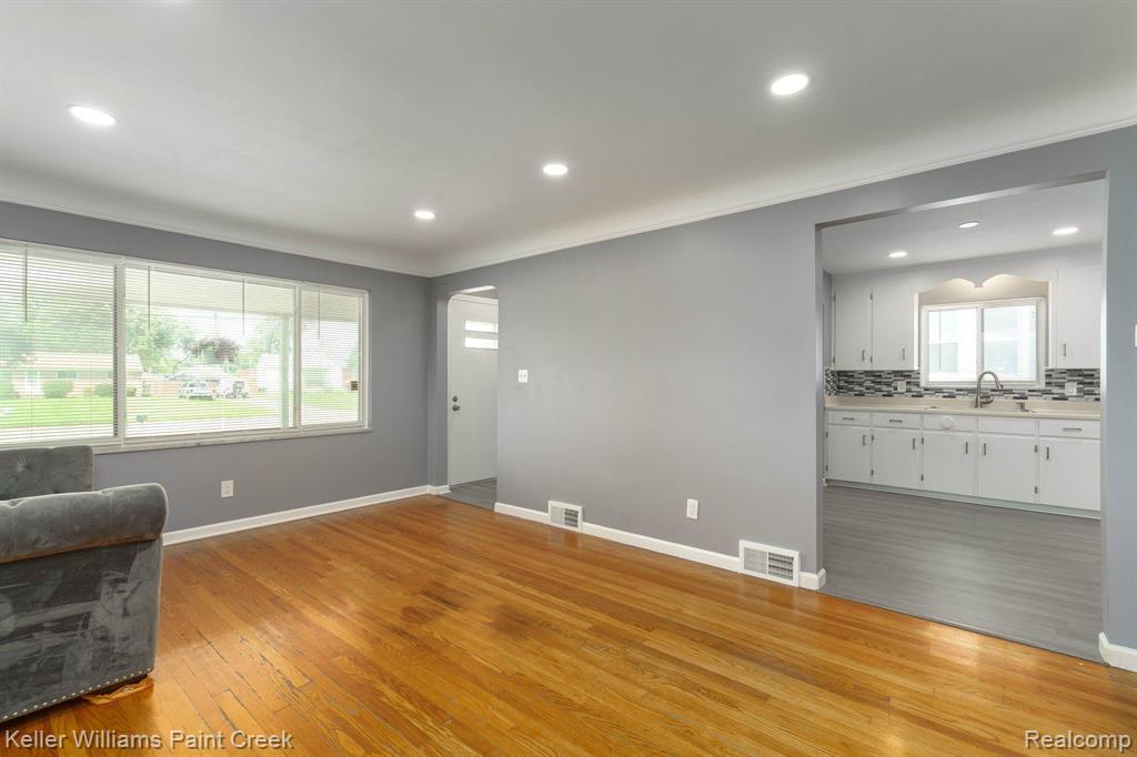 26630 Schoenherr Road Warren, MI 48089 - Photo 8 of 27