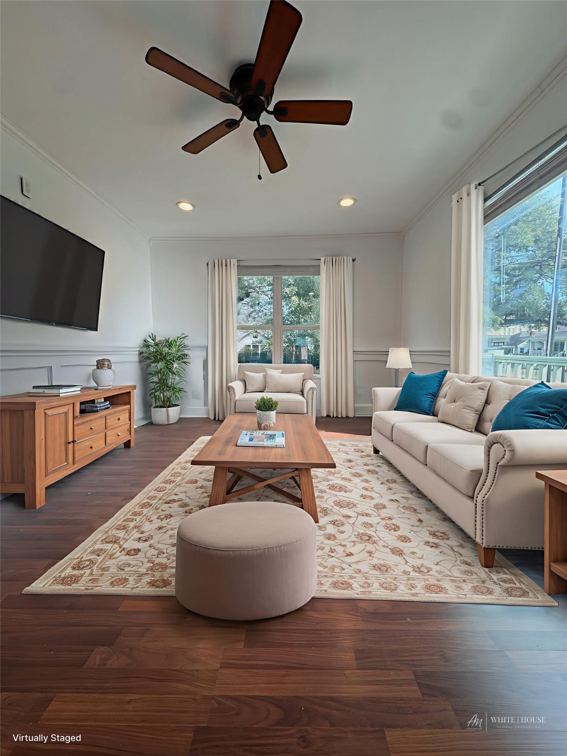 1101 East 7th Street, Unit 2 Houston, TX 77009 - Photo 2 of 9 A secondary room, perfect for a family room, home office and more. Virtually Staged.