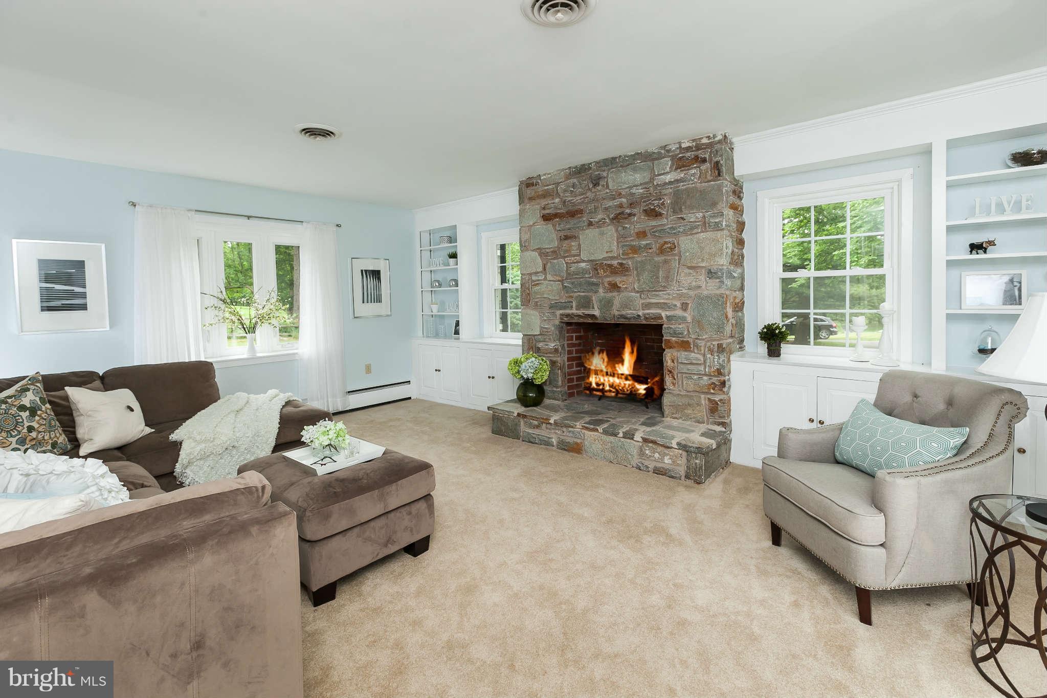11304 Old Carriage Road Glen Arm, MD 21057 - Photo 4 of 30 Living Room