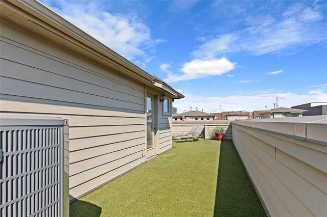 $639,000 | 907 City Side Lane, Dallas, TX 75201