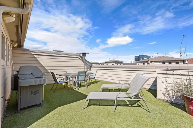 $639,000 | 907 City Side Lane, Dallas, TX 75201