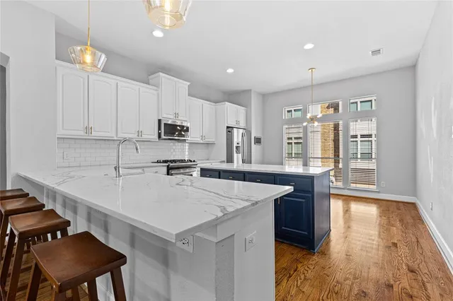 $639,000 | 907 City Side Lane, Dallas, TX 75201