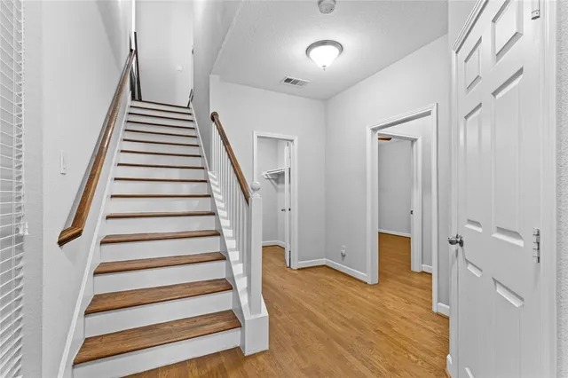 $639,000 | 907 City Side Lane, Dallas, TX 75201