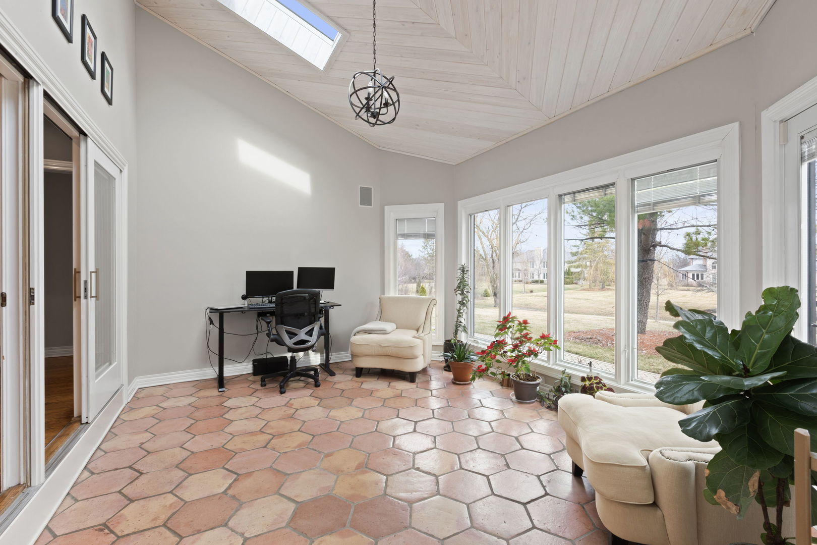 791 South Ridge Road Lake Forest, IL 60045 - Photo 15 of 40 a living room with furniture