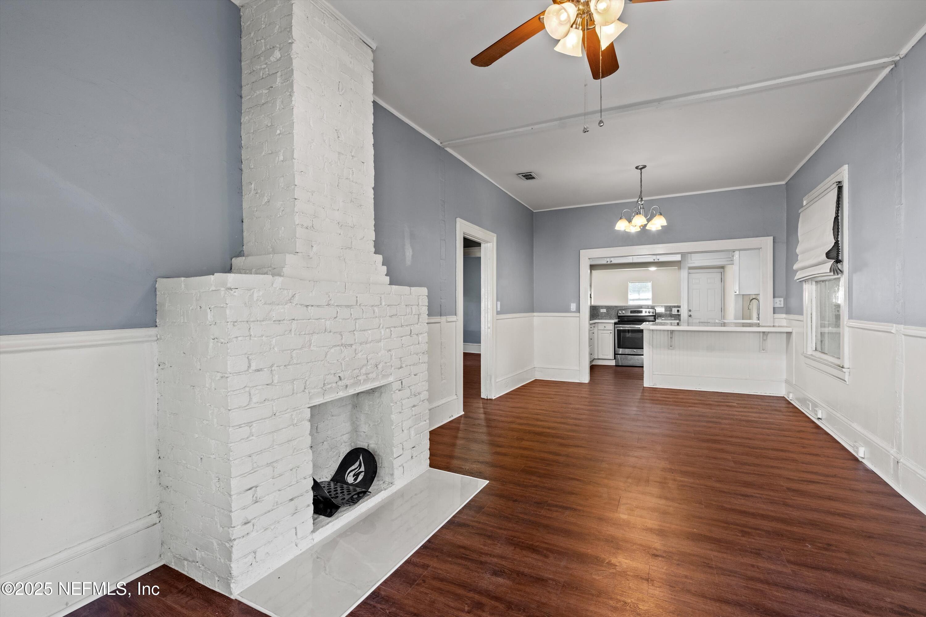 5250 Arlington Road Jacksonville, FL 32211 - Photo 3 of 24 03-Living Room