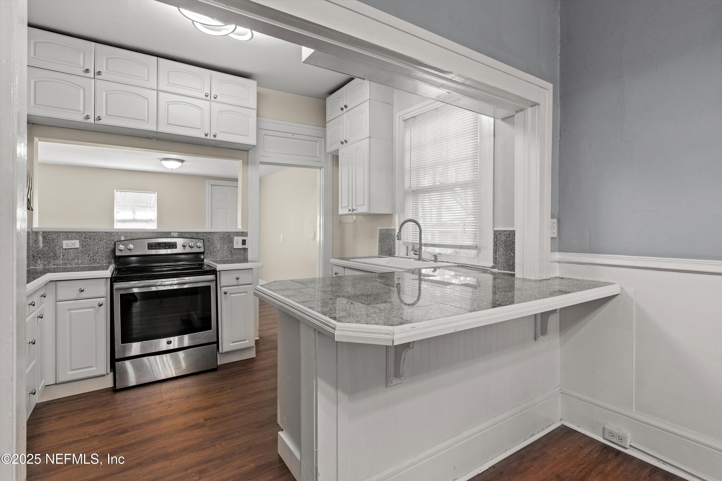 5250 Arlington Road Jacksonville, FL 32211 - Photo 7 of 24 07-Kitchen