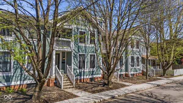 $2,600 | 228 East St Joseph Street, Indianapolis, IN 46202