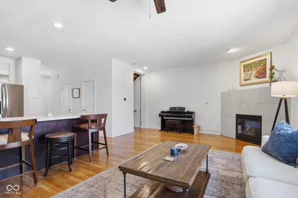 $2,600 | 228 East St Joseph Street, Indianapolis, IN 46202