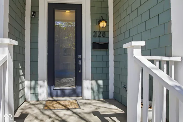 $2,600 | 228 East St Joseph Street, Indianapolis, IN 46202