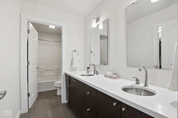 $2,600 | 228 East St Joseph Street, Indianapolis, IN 46202