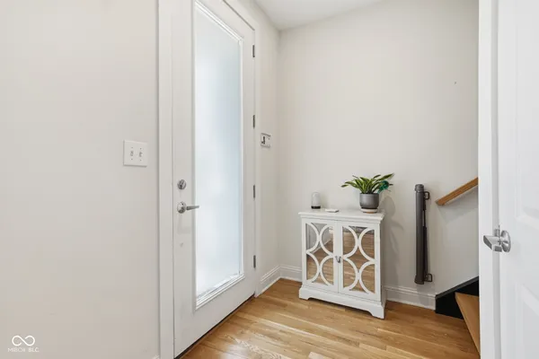 $2,600 | 228 East St Joseph Street, Indianapolis, IN 46202