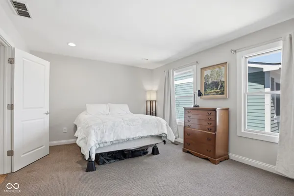 $2,600 | 228 East St Joseph Street, Indianapolis, IN 46202