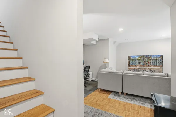 $2,600 | 228 East St Joseph Street, Indianapolis, IN 46202