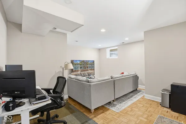 $2,600 | 228 East St Joseph Street, Indianapolis, IN 46202