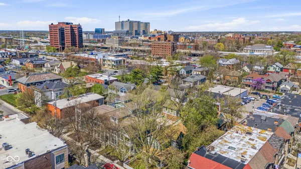 $2,600 | 228 East St Joseph Street, Indianapolis, IN 46202