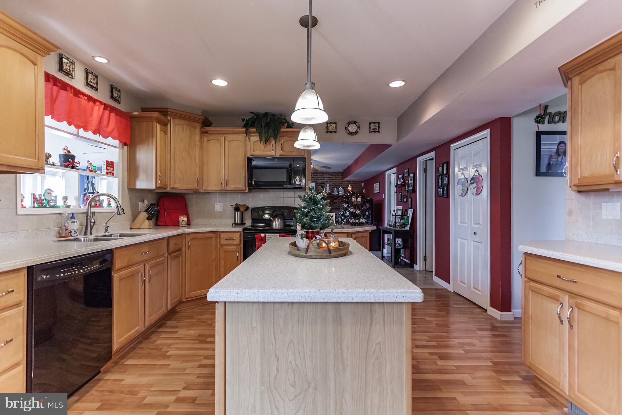 532 Ivyland Road Warminster, PA 18974 - Photo 9 of 30 Gallery Image 9