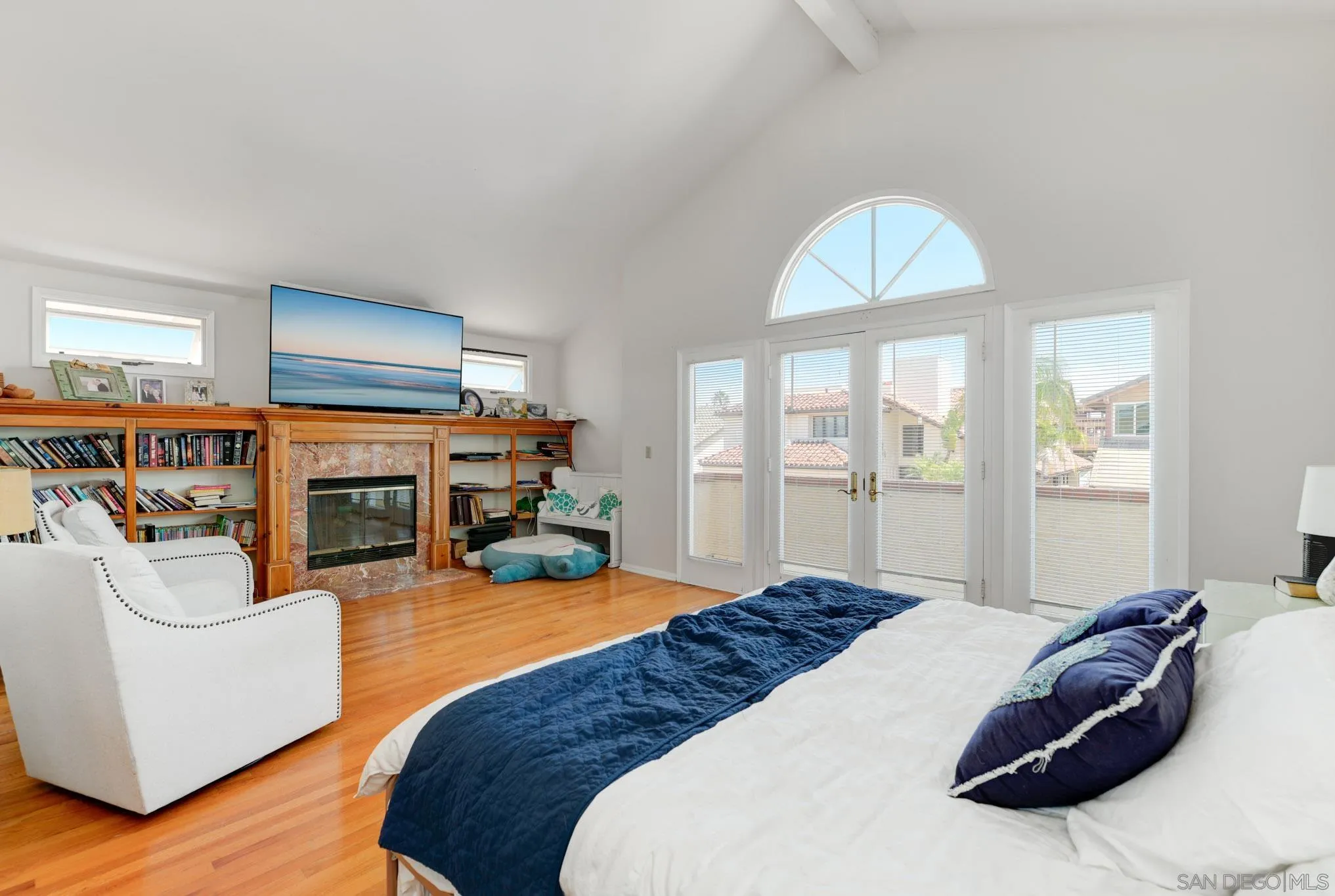29 Blue Anchor Cay Road Coronado, CA 92118 - Photo 19 of 31 Primary Bedroom