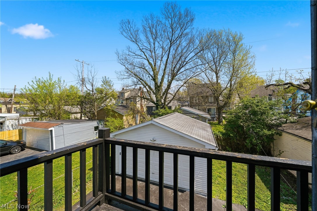 829 Helmsdale Road Cleveland, OH 44112 - Photo 25 of 26