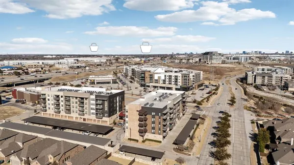 $425,000 | 3517 Windhaven Parkway, Unit 2301, Lewisville, TX 75056