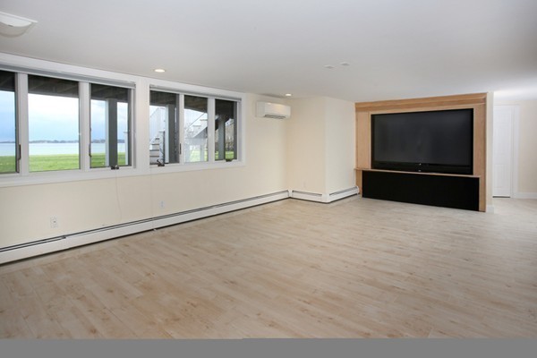 42 Neptune Street Beverly, MA 01915 - Photo 13 of 19