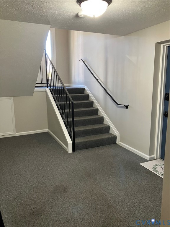 7608 Portadown Court, Unit 2602 Henrico, VA 23228 - Photo 3 of 37 a view of entryway