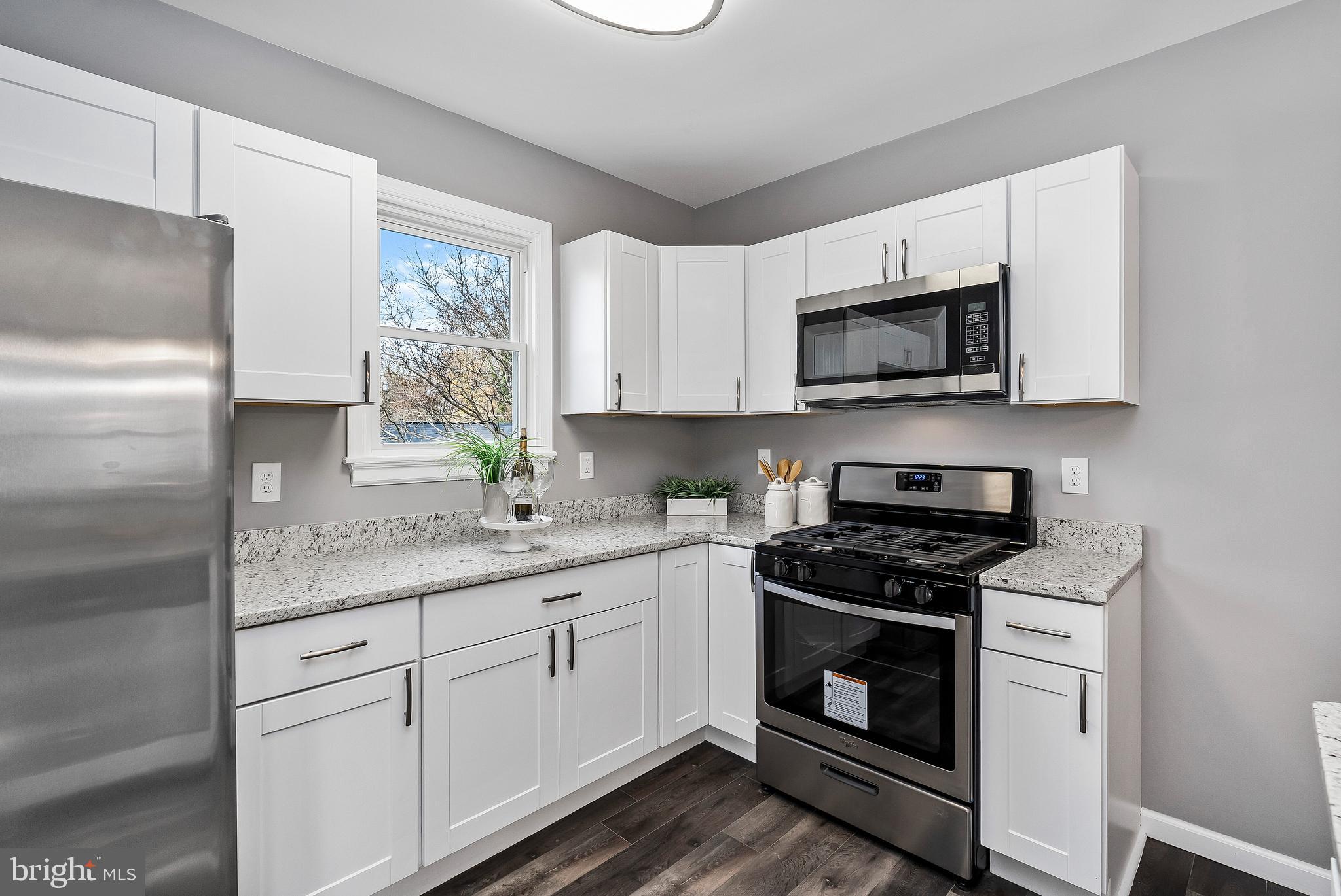 5531 Ashbourne Road Baltimore, MD 21227 - Photo 17 of 49 Kitchen M