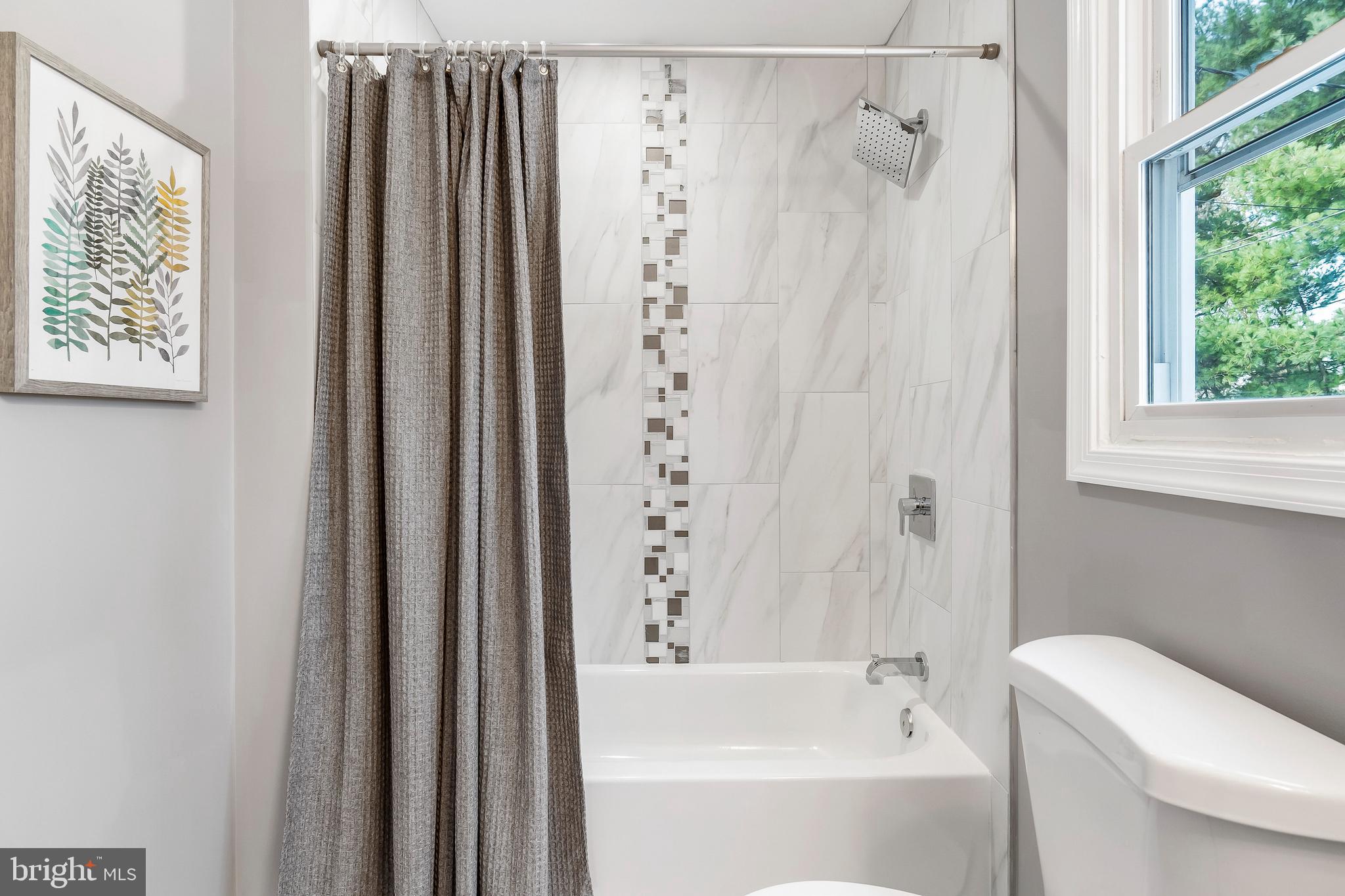 5531 Ashbourne Road Baltimore, MD 21227 - Photo 22 of 49 Master Bath