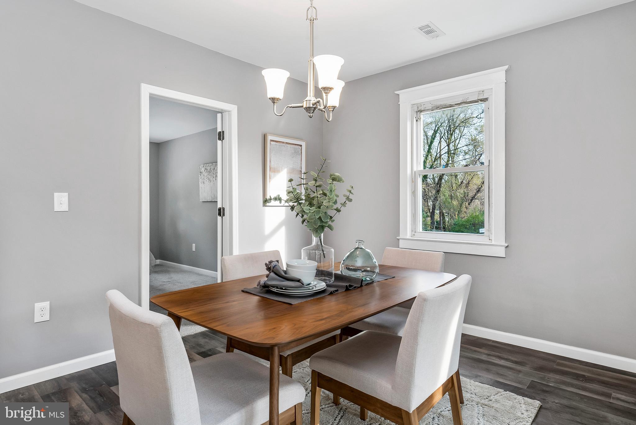 5531 Ashbourne Road Baltimore, MD 21227 - Photo 9 of 49 Dining